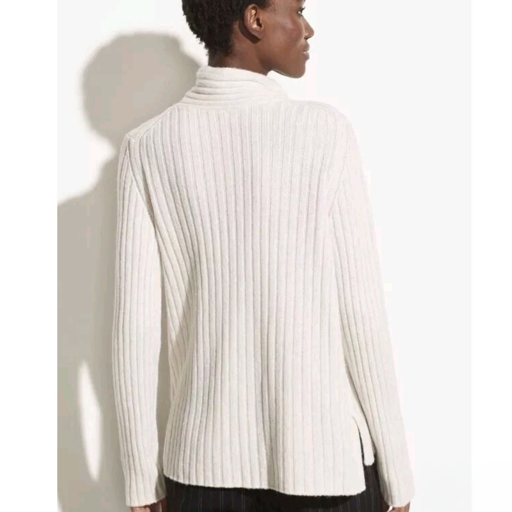 Vince Women's Beige Wool/Cashmere Blend Luxury Turtleneck Sweater Size: XXS cozy - Picture 2 of 14